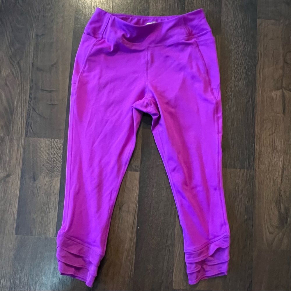 Purple Capri leggings with mesh trim 10/12